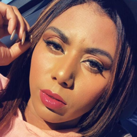 Meet your Posher, Janelle - Picture 1 of 1